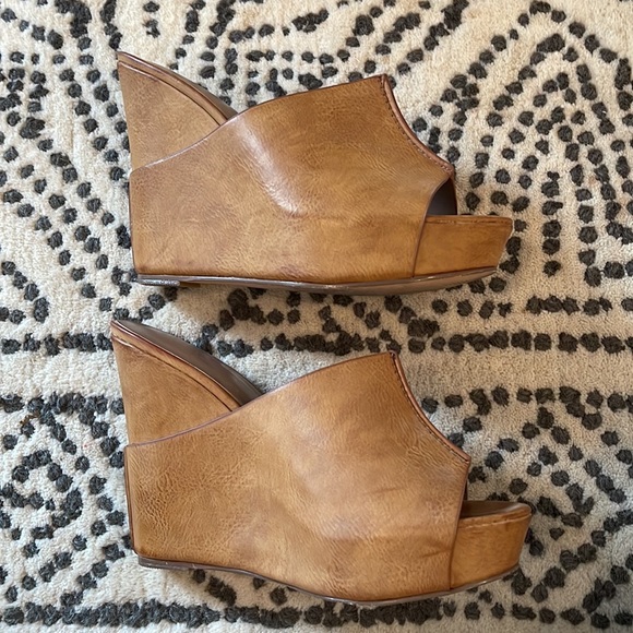 Charles by Charles David tan Leather Block Wedges sz 8.5M - Picture 7 of 9